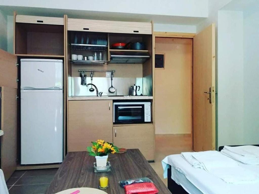 Elizabeth Hotel — 4