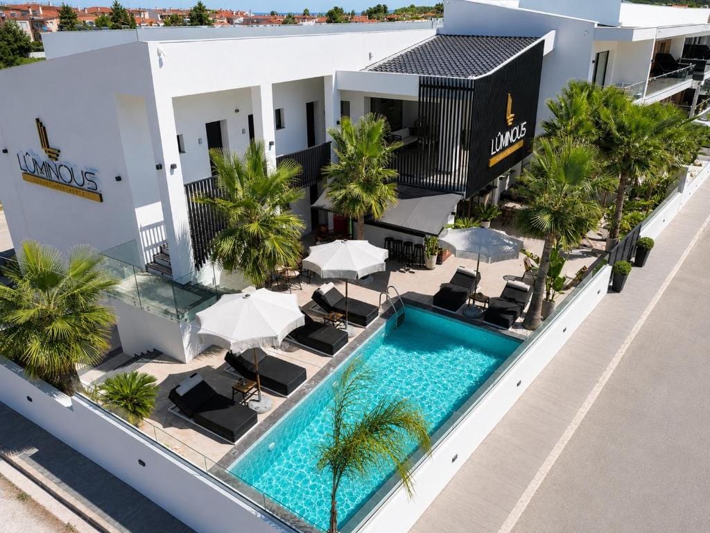 Luminous luxury living