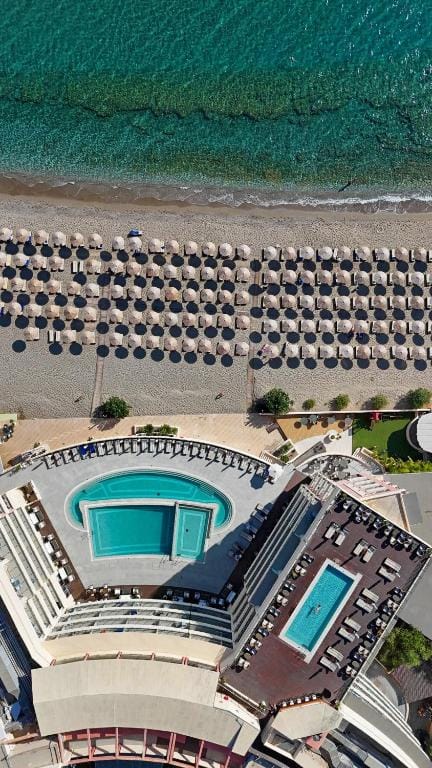 Konstantinos Palace — 2