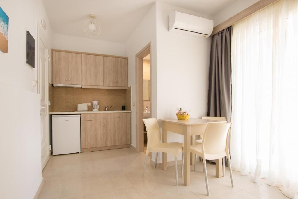 Porfyris Studios and Apartments — 3