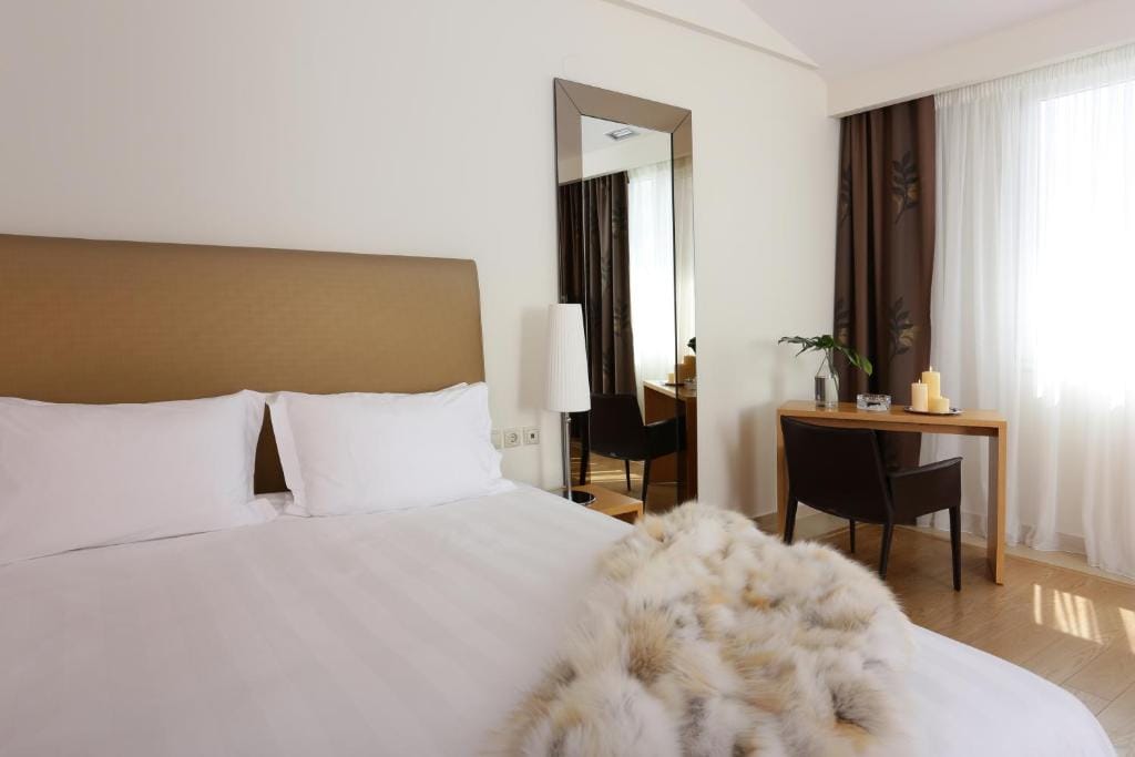 Chloe Luxury Hotel — 3