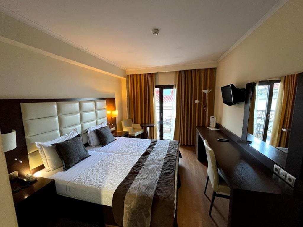 Europa Hotel — 2