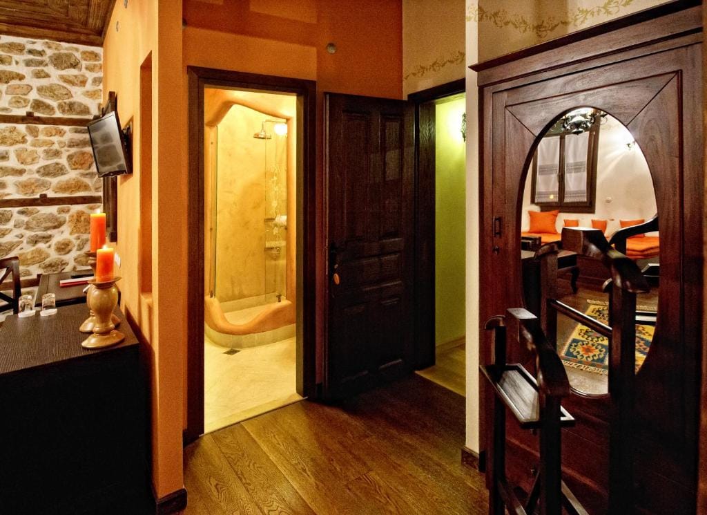 Orologopoulos Mansion Luxury Hotel — 3