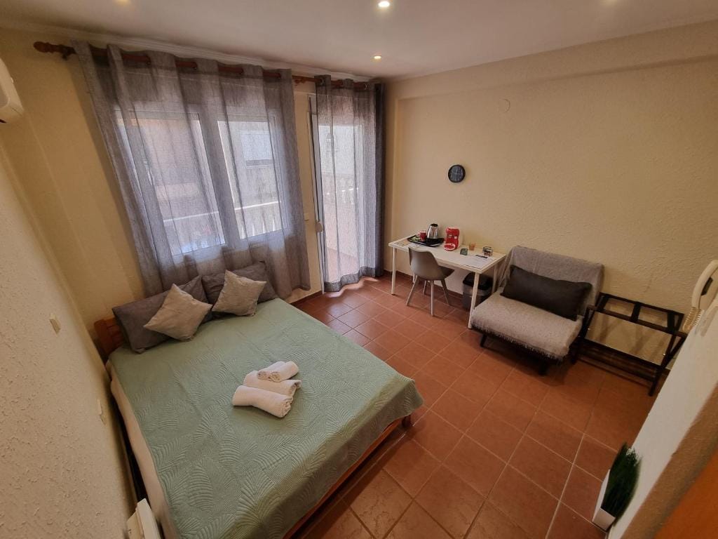 Astro Studio Apartments — 2