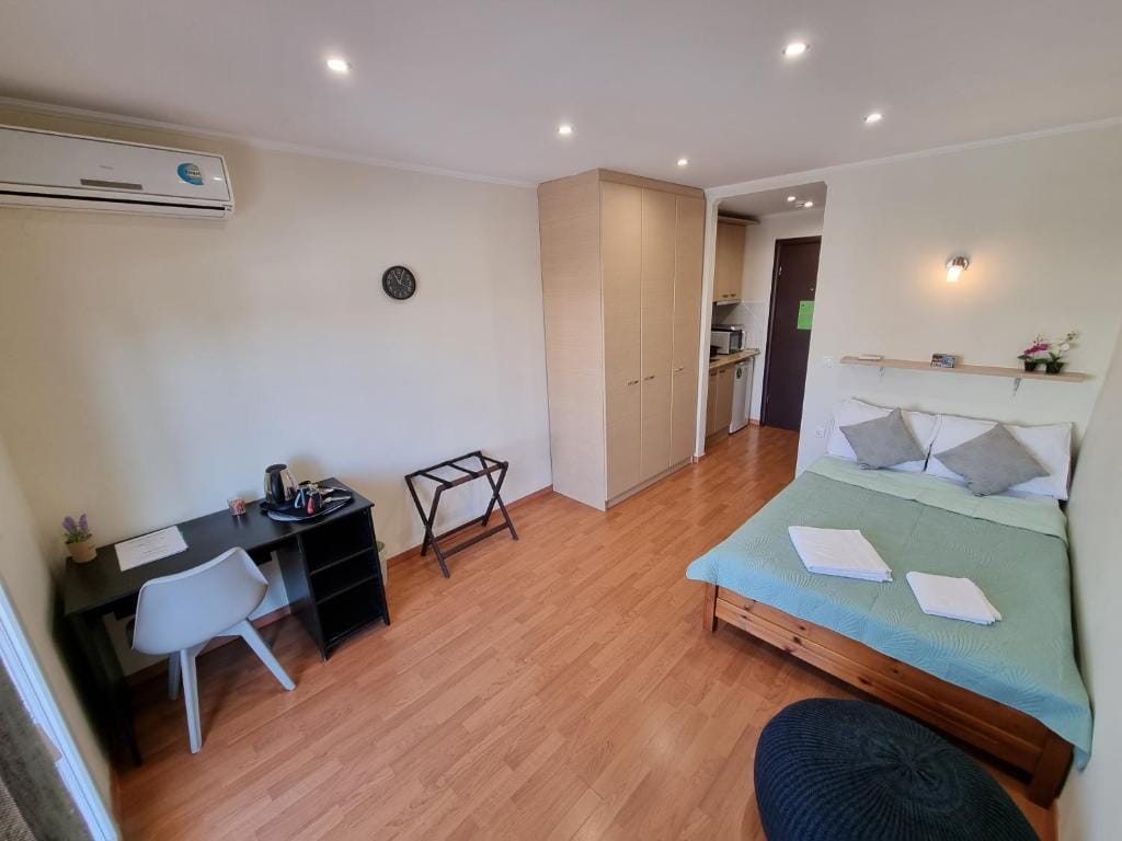 Nikos Studio Apartments — 2