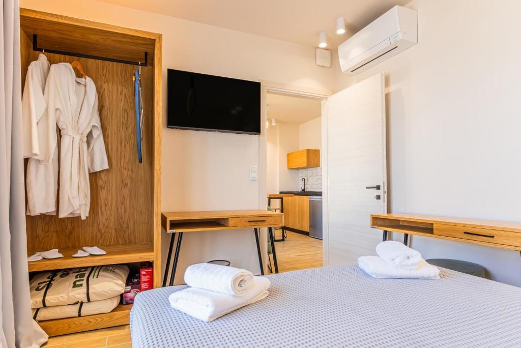 Iridium Old Town Luxury Suites — 3