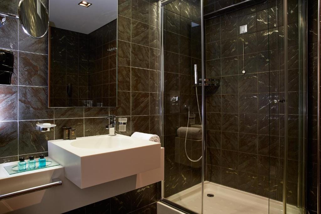 Lucy Hotel — 3