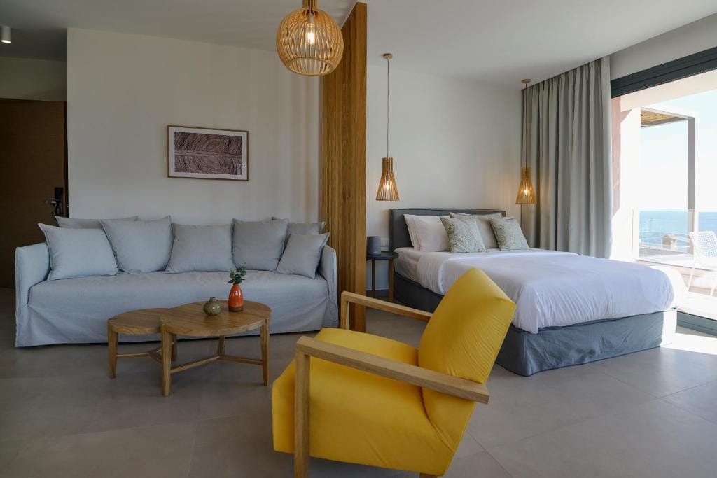 MARAVILLA SUITES — 2