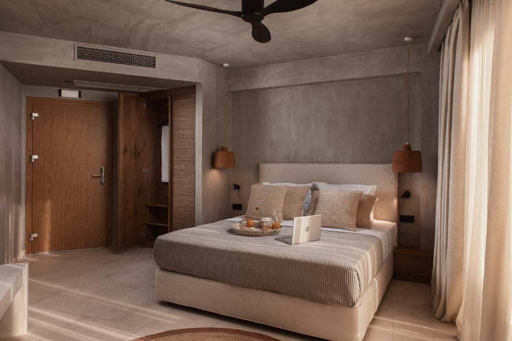 Myra Hotel — 1