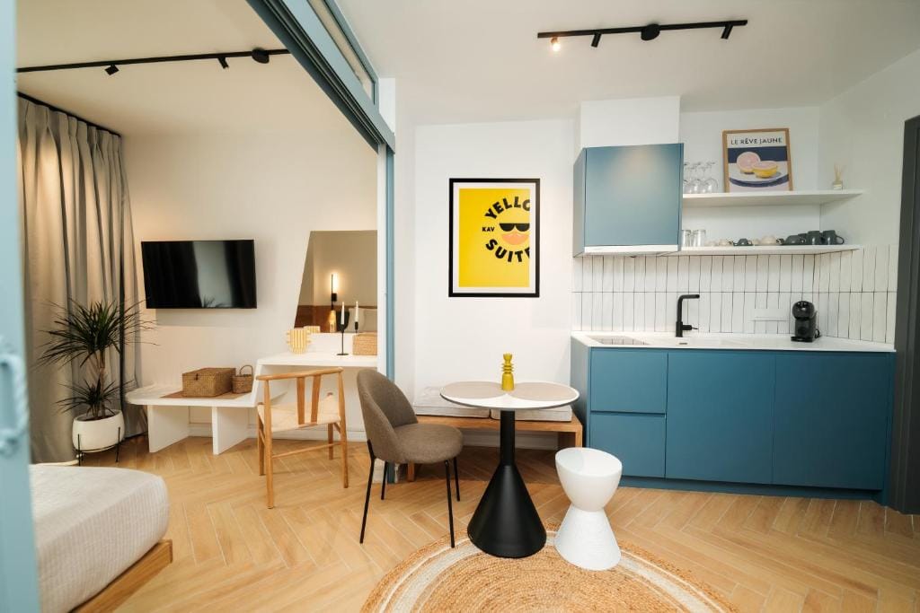 Yellow Suites Kavala — 1
