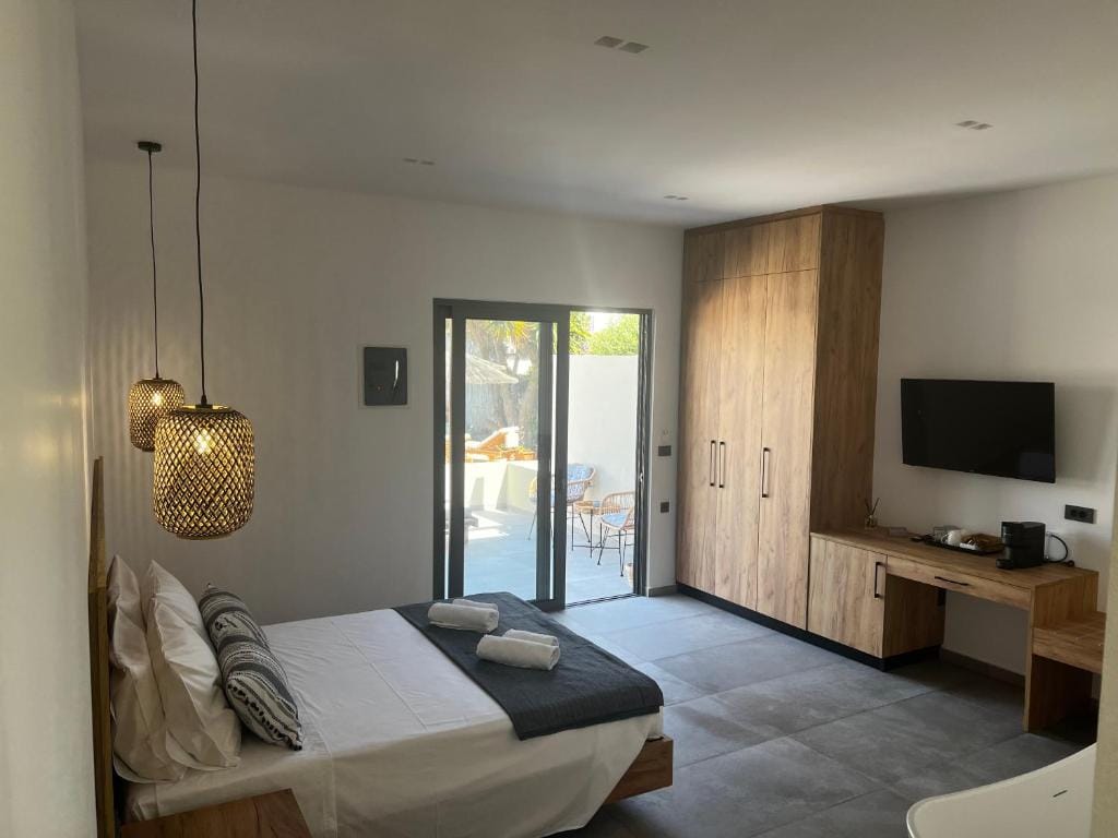 Sydney Hotel — 2