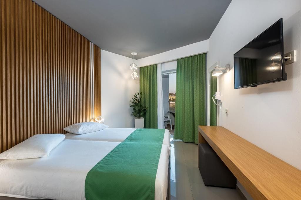Zeus Hotel — 4