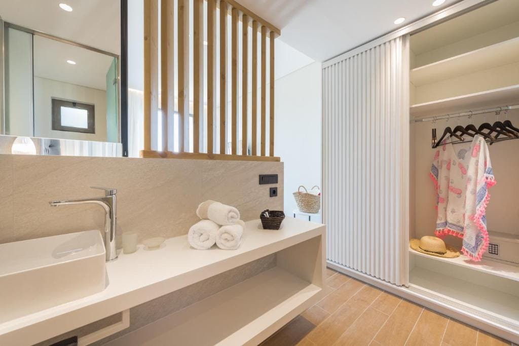 Eptanisos Beachfront Suites Zante — 3