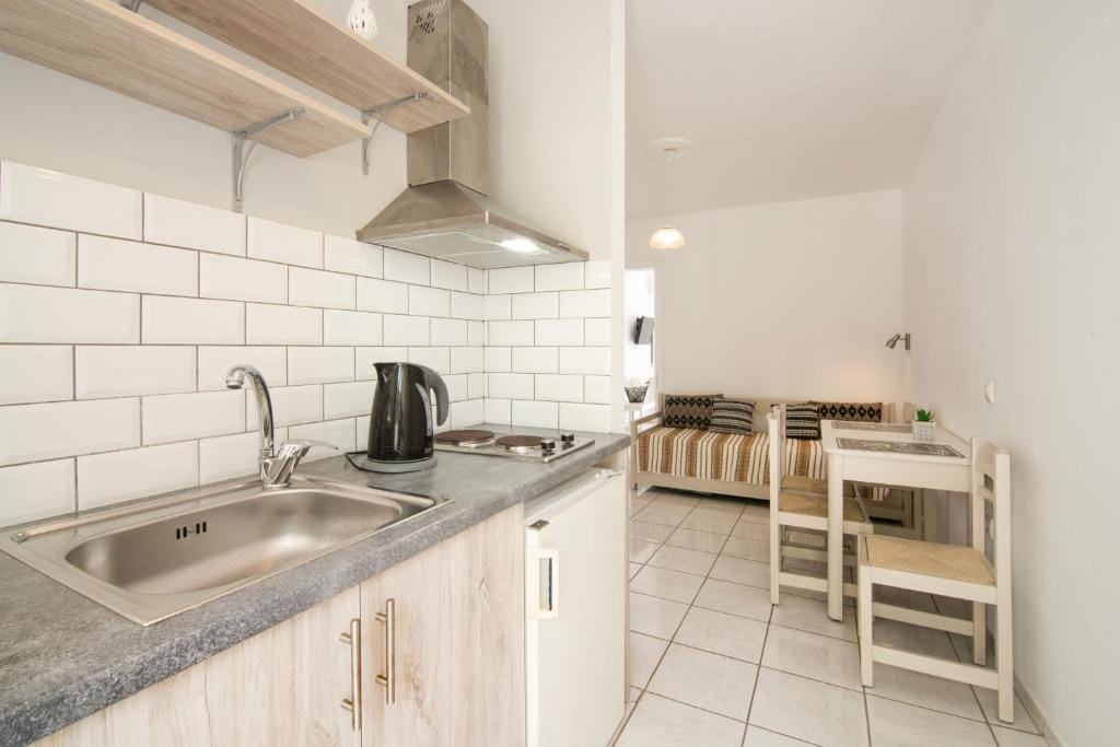 Nafsika Sea View Apartments — 4
