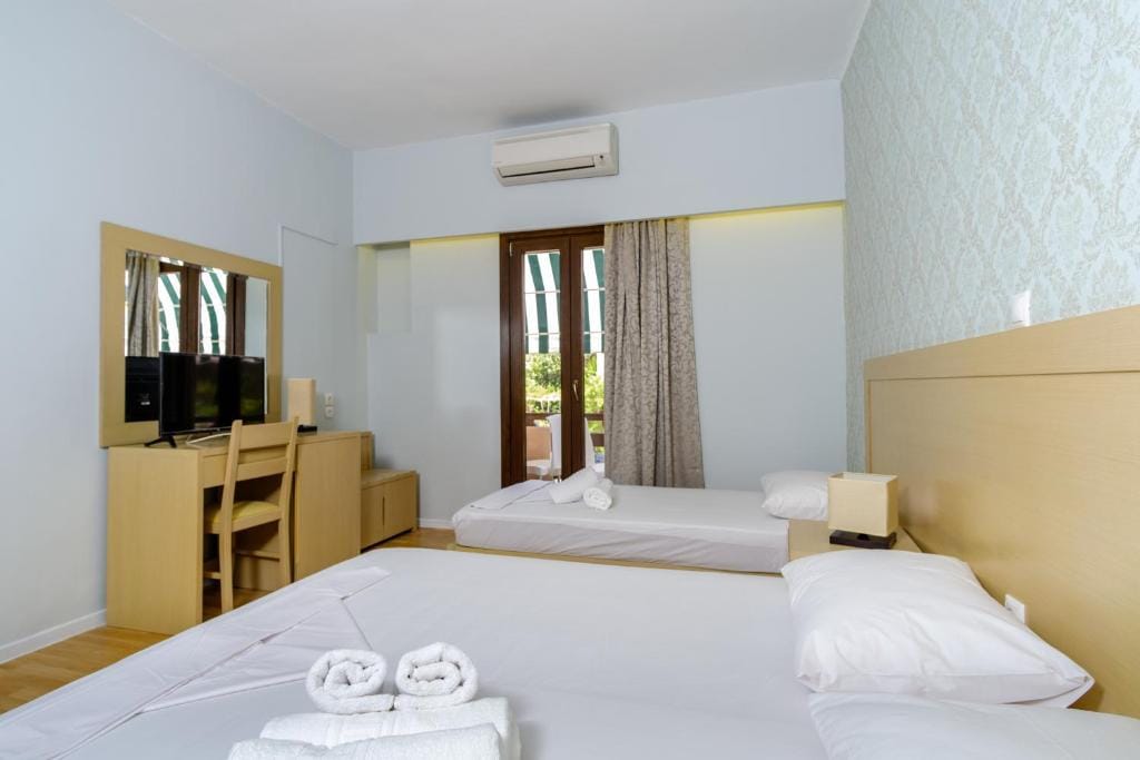 Aphrodite Hotel Syros — 2
