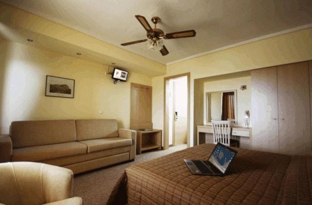 Orpheus Hotel — 4