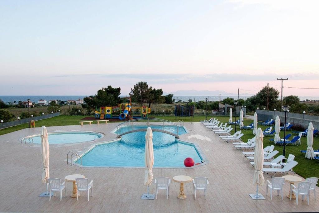 Vosporos Hotel — 4