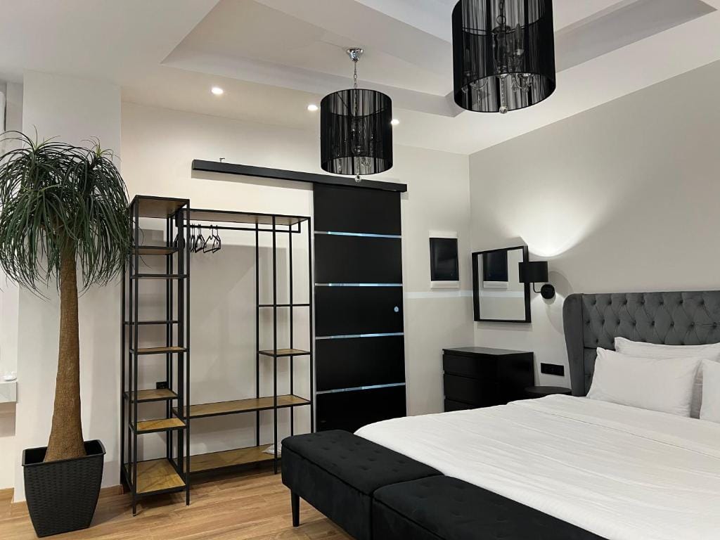 Apollonio Suites — 2