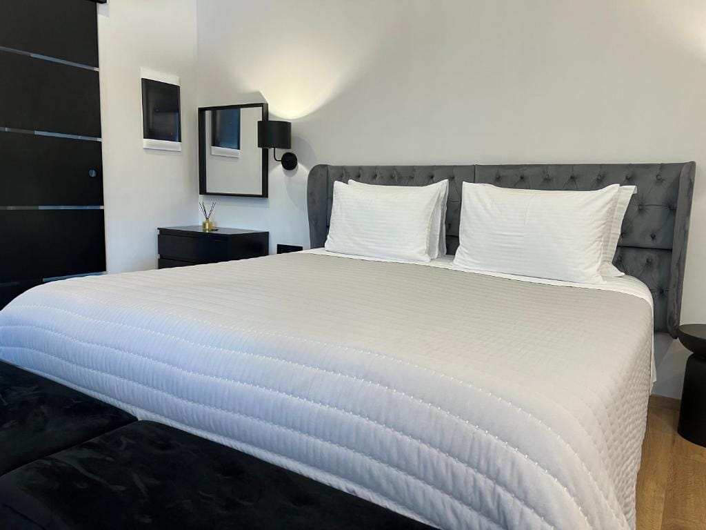 Apollonio Suites — 3