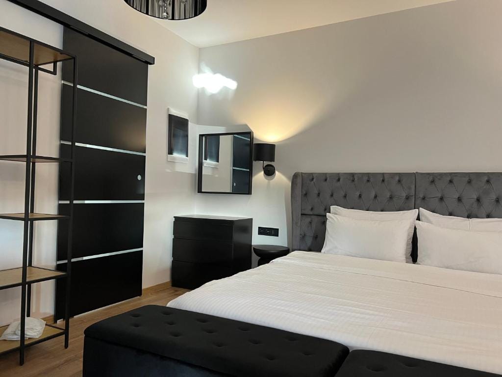 Apollonio Suites — 5