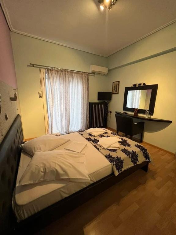 Hotel Korinthos — 1