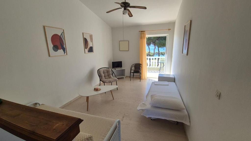 Hotel O Kipos — 4