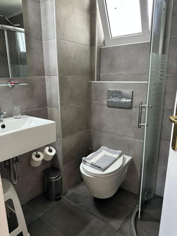 Karis Hotel — 3