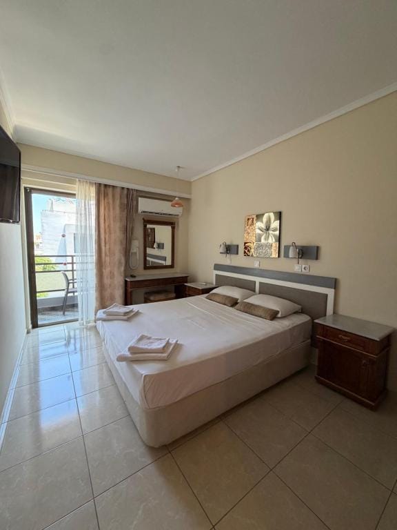 Paradise Hotel