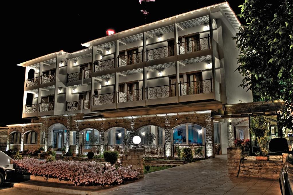 Nefeli Hotel — 4