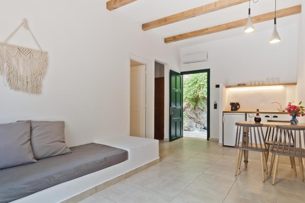 Kyra Panagia Hotel — 5