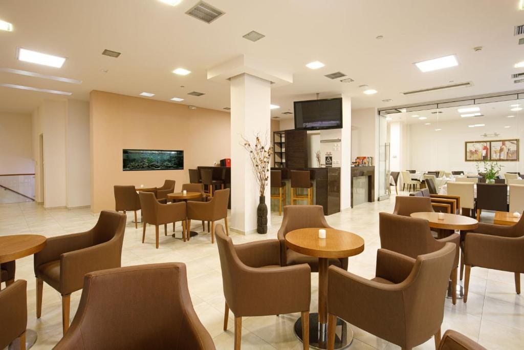 Hotel ΑΤΗΙΝΑ — 5