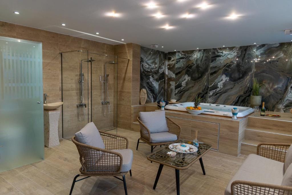 AGORA luxury BOUTIQUE HOTEL — 2