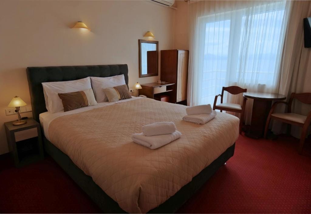 Hotel Excelsior — 2