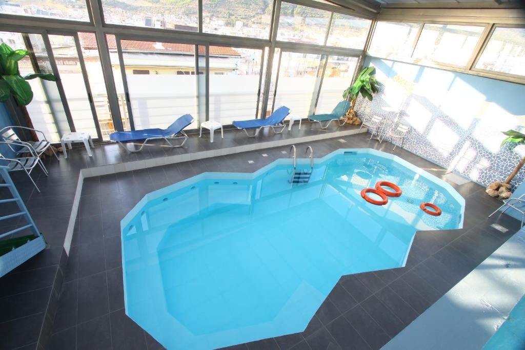 Mantas Hotel — 4