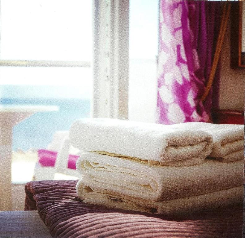 Sea Breeze Hotel — 4