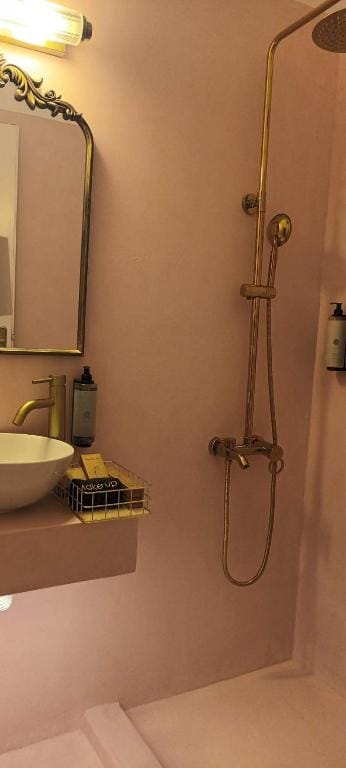 Aphrodite luxury rooms — 3