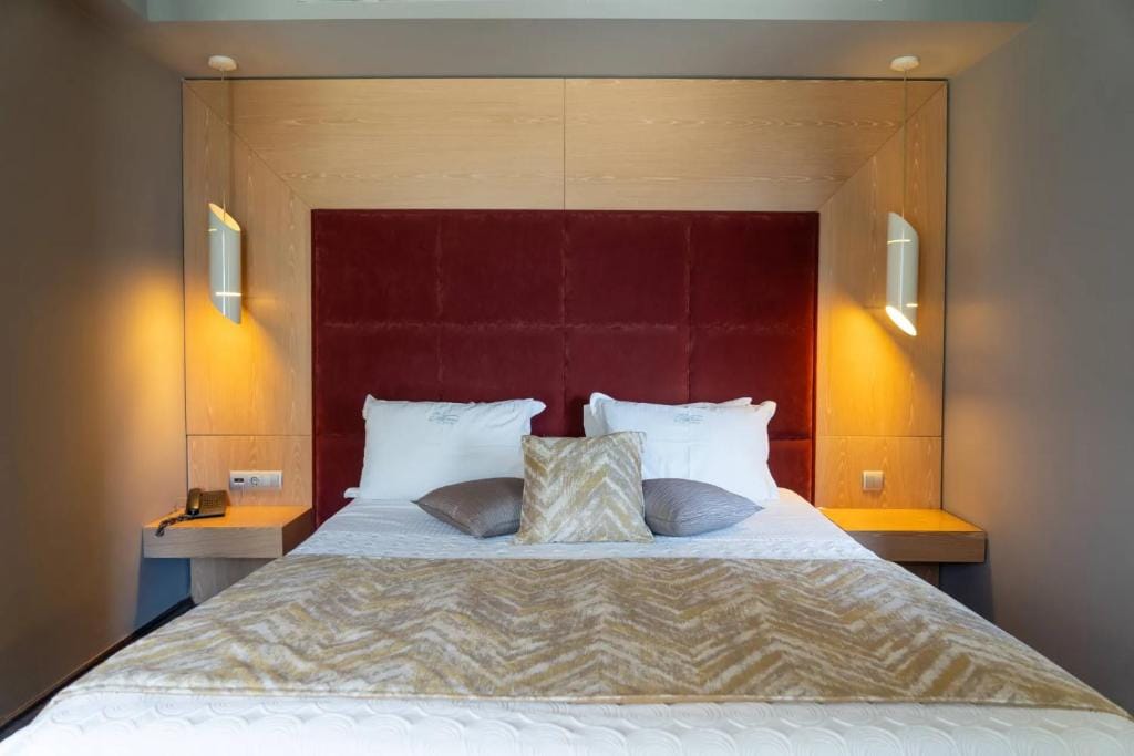 Elysion Hotel — 4