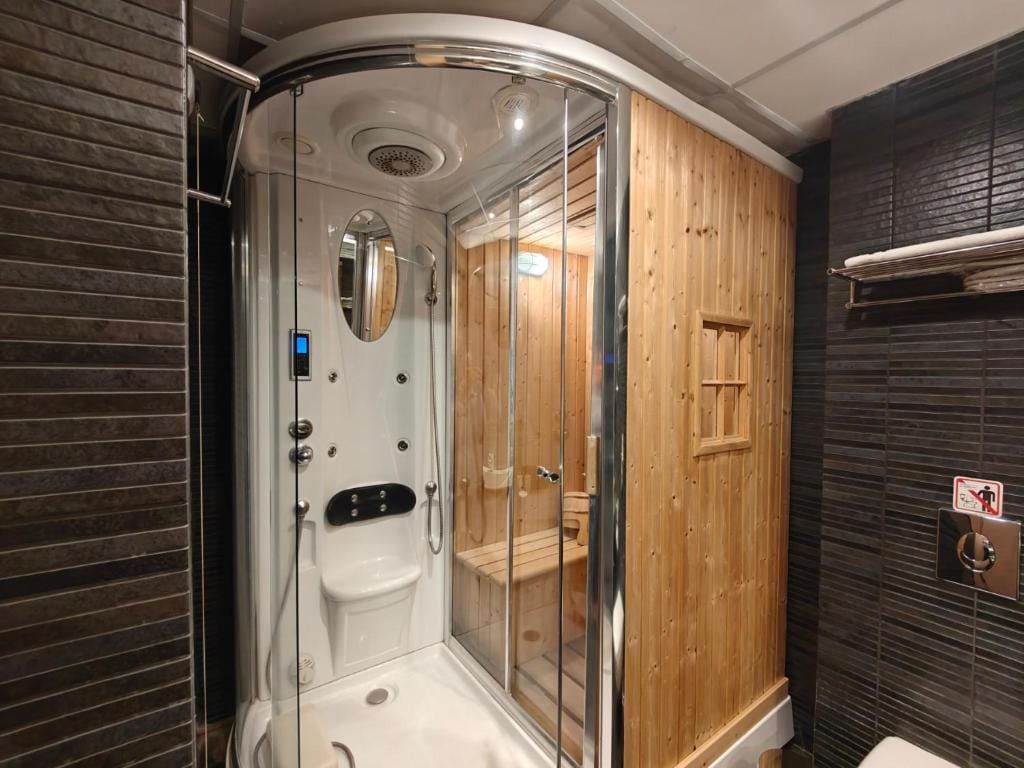 Elysion Hotel — 5