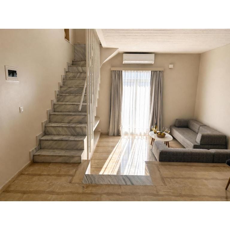 Loriet Hotel — 1