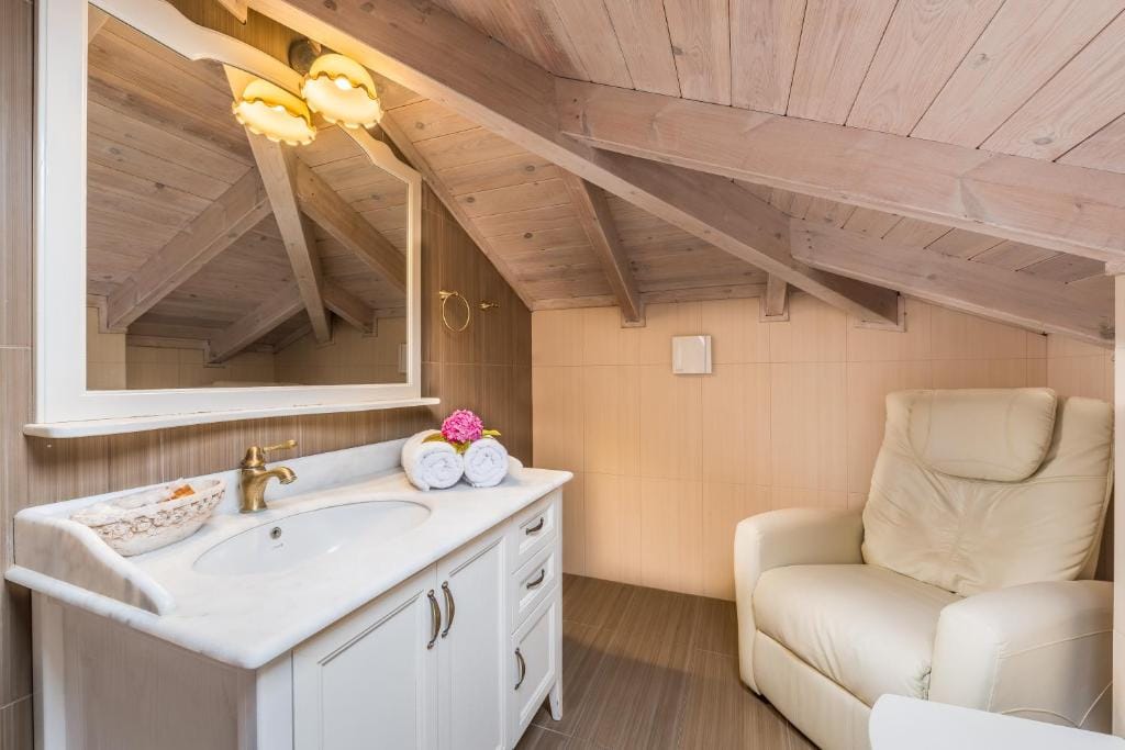 Theofilos Paradise Boutique Hotel — 2