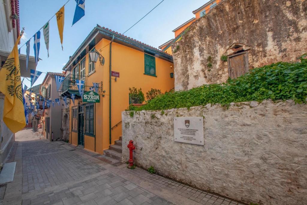 Byron Traditional Hotel — 4
