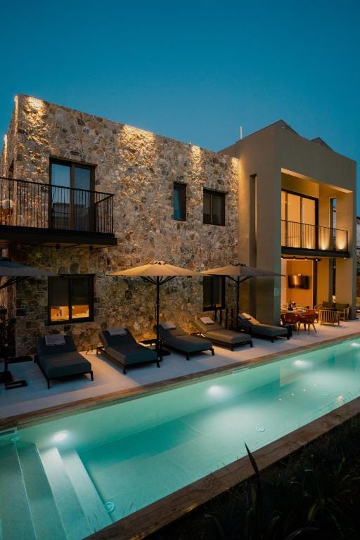 Capital Luxury Suites — 3