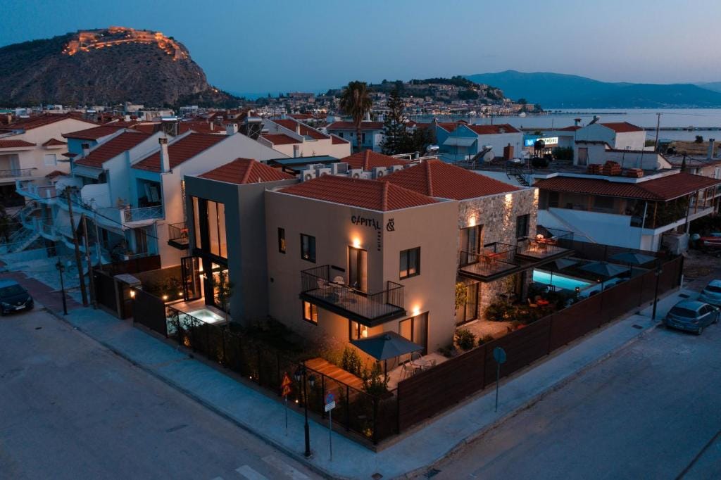 Capital Luxury Suites — 4