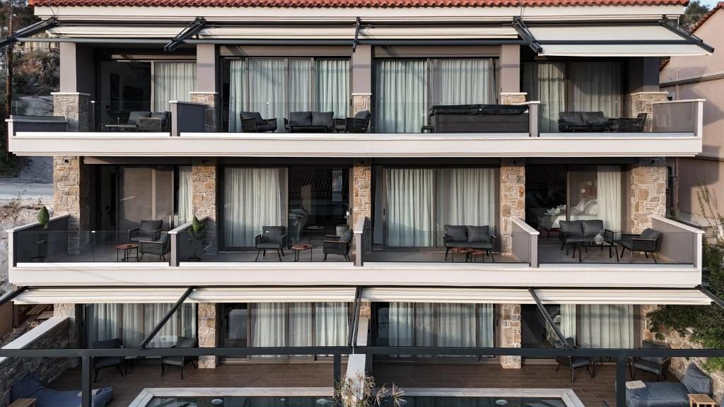 Ennea Muses Rooms and Suites — 1