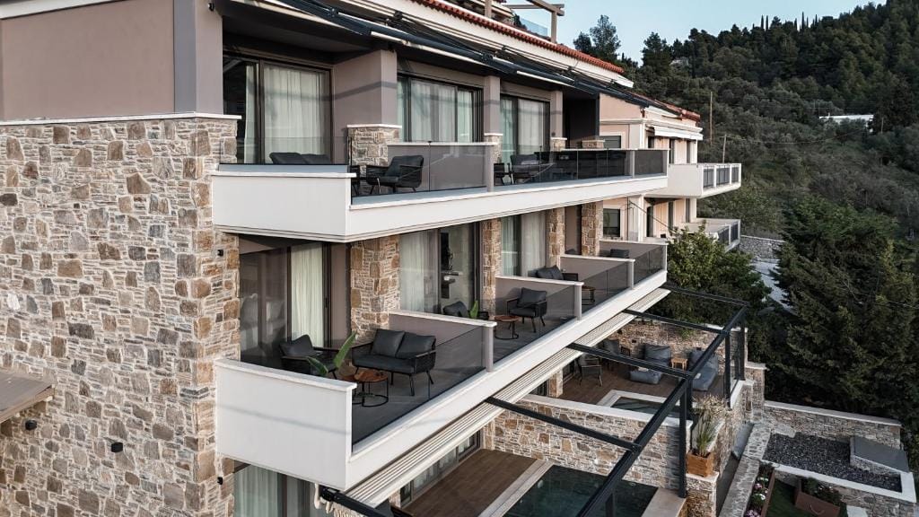 Ennea Muses Rooms and Suites — 5