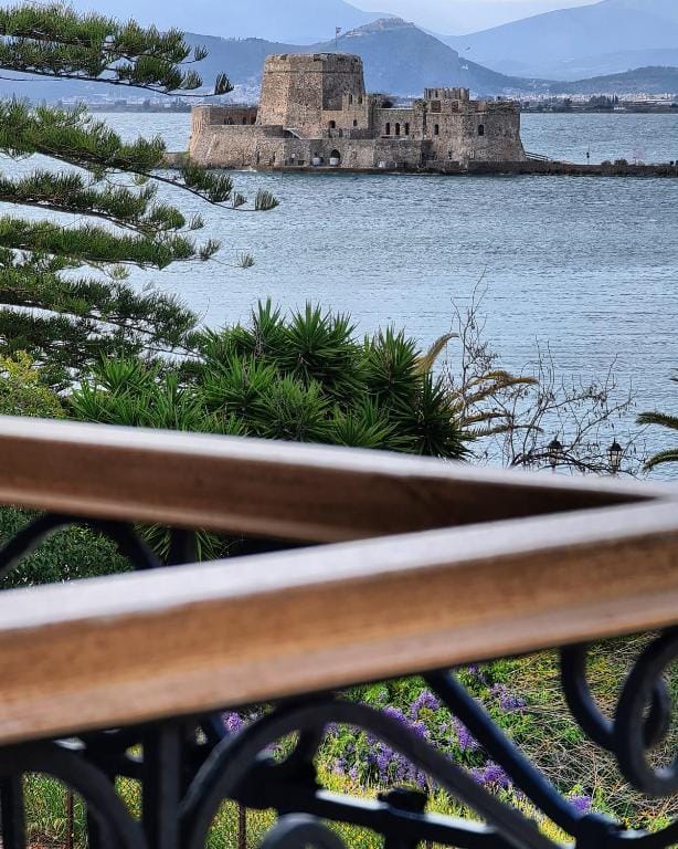 Impero Nafplio Hotel & Suites — 2