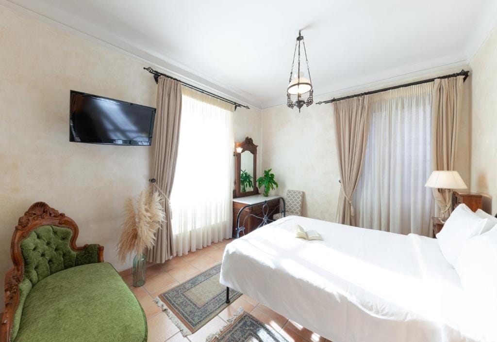 Nafsimedon Hotel — 5