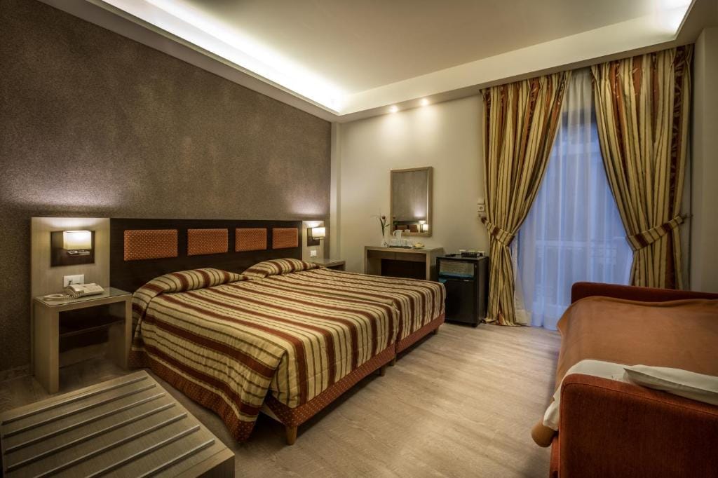 Rex Hotel — 2