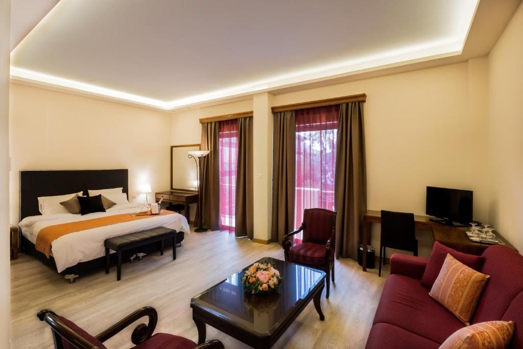 Rex Hotel — 5