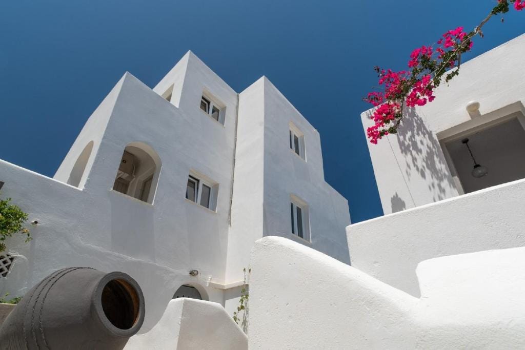 Adonis Hotel Studios & Apartments — 4
